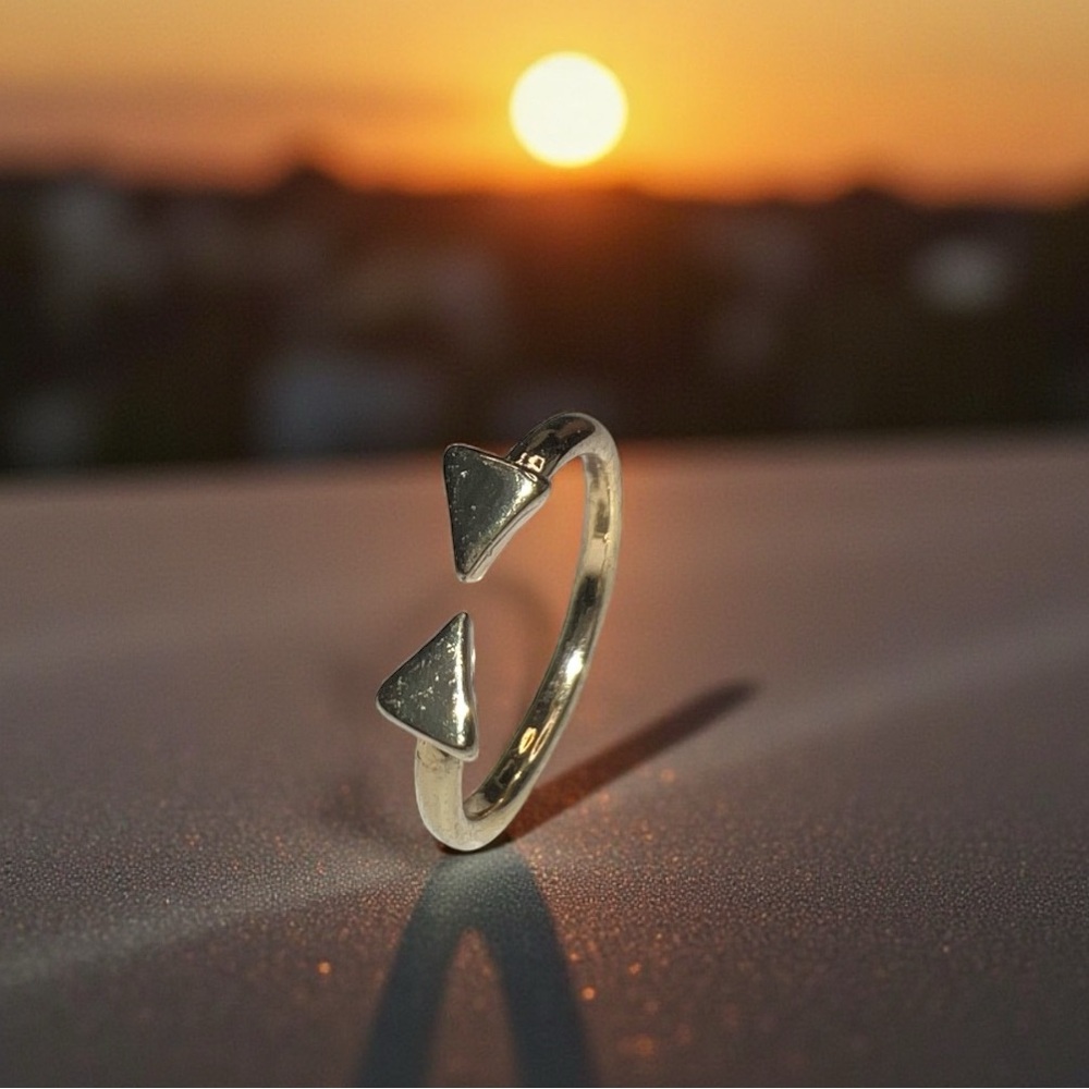 Elegant Gold Triangle/Arrow Ring